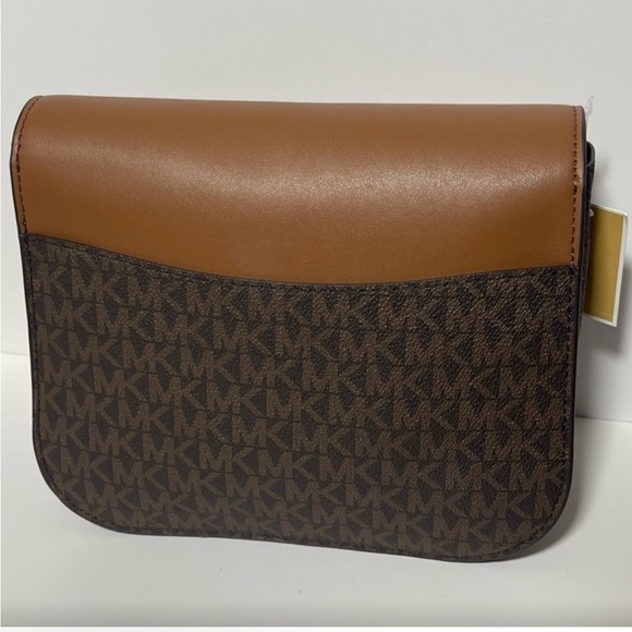 NWT Michael Kors Bag. Buyers appreciation for mystery beauty bag purchas… - Picture 4 of 7